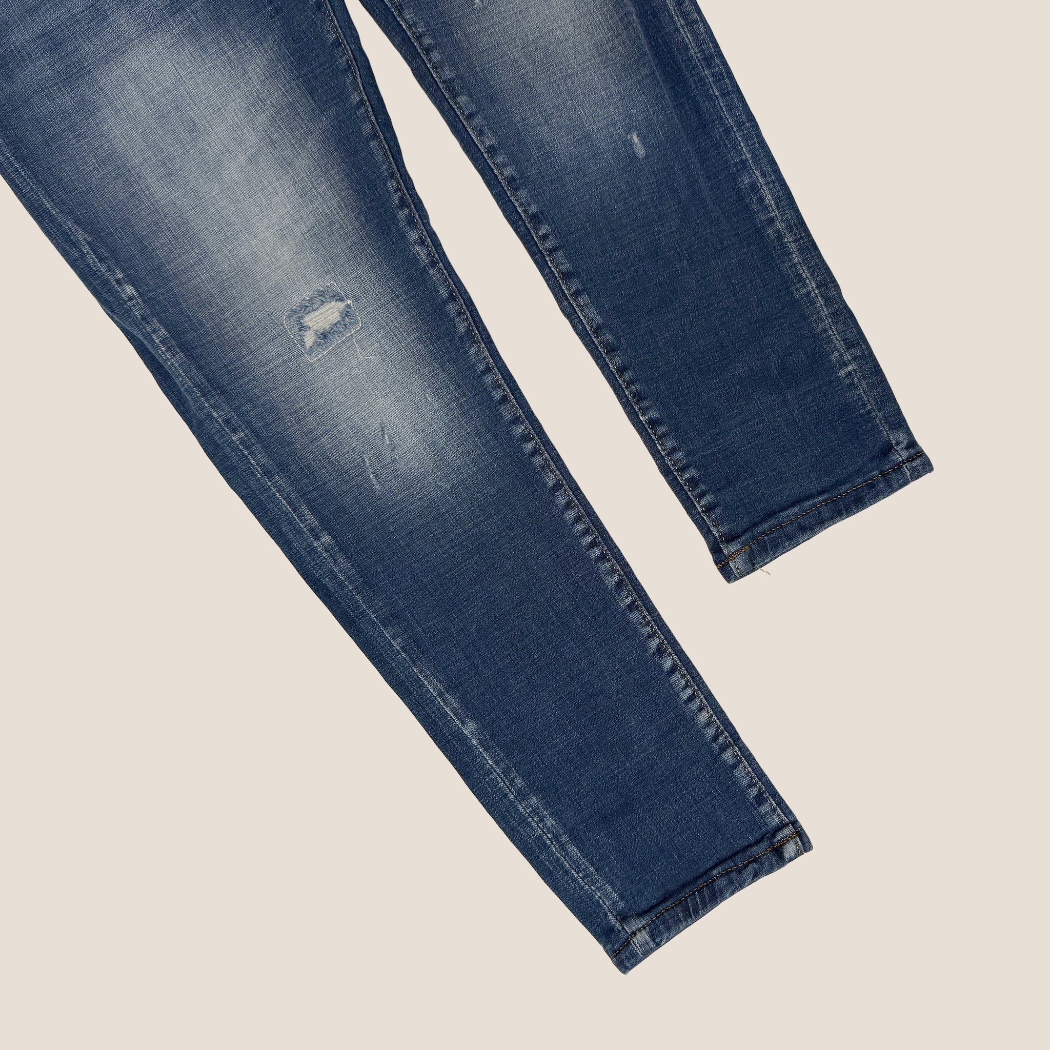Distressed Jeans #D018