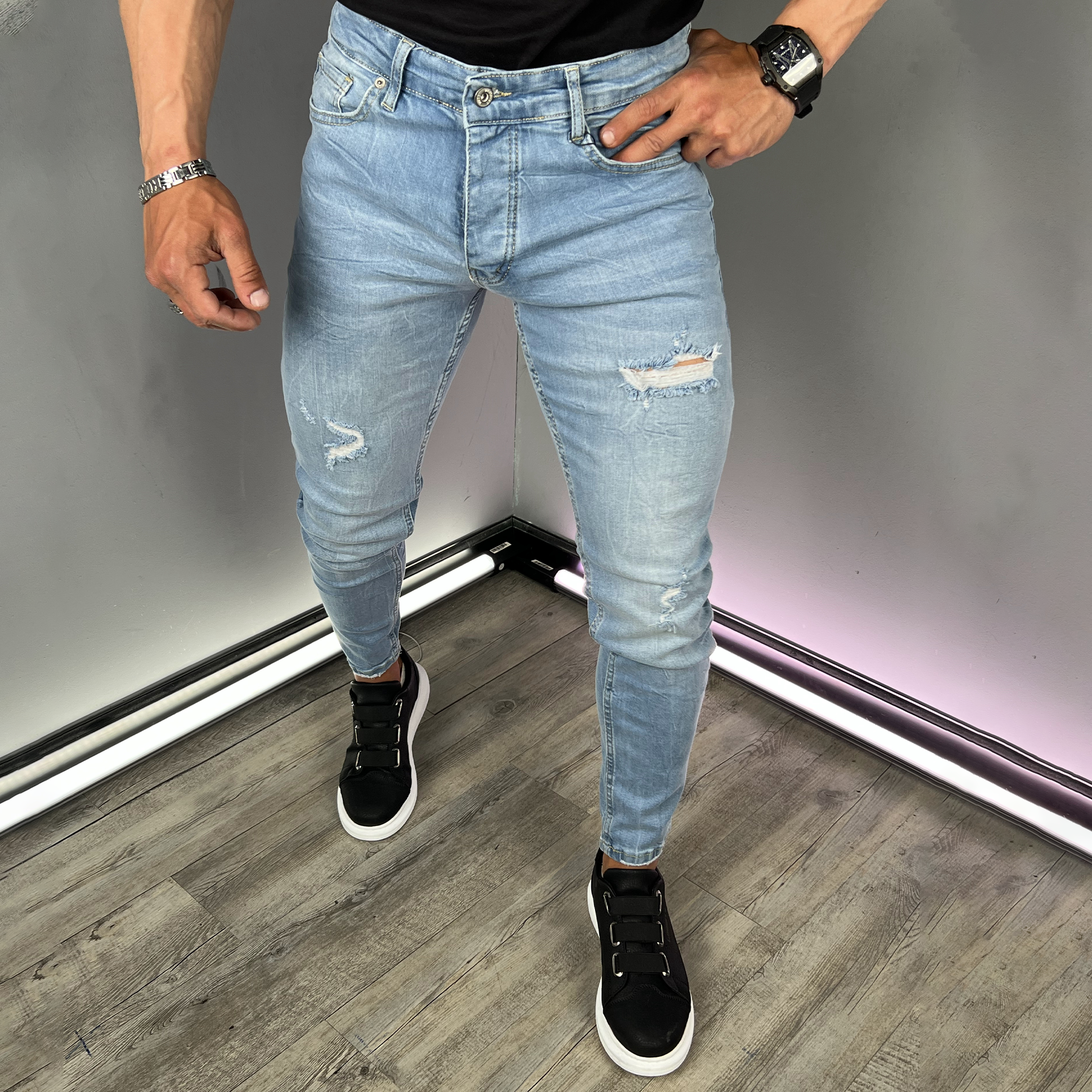 Distressed Jeans
