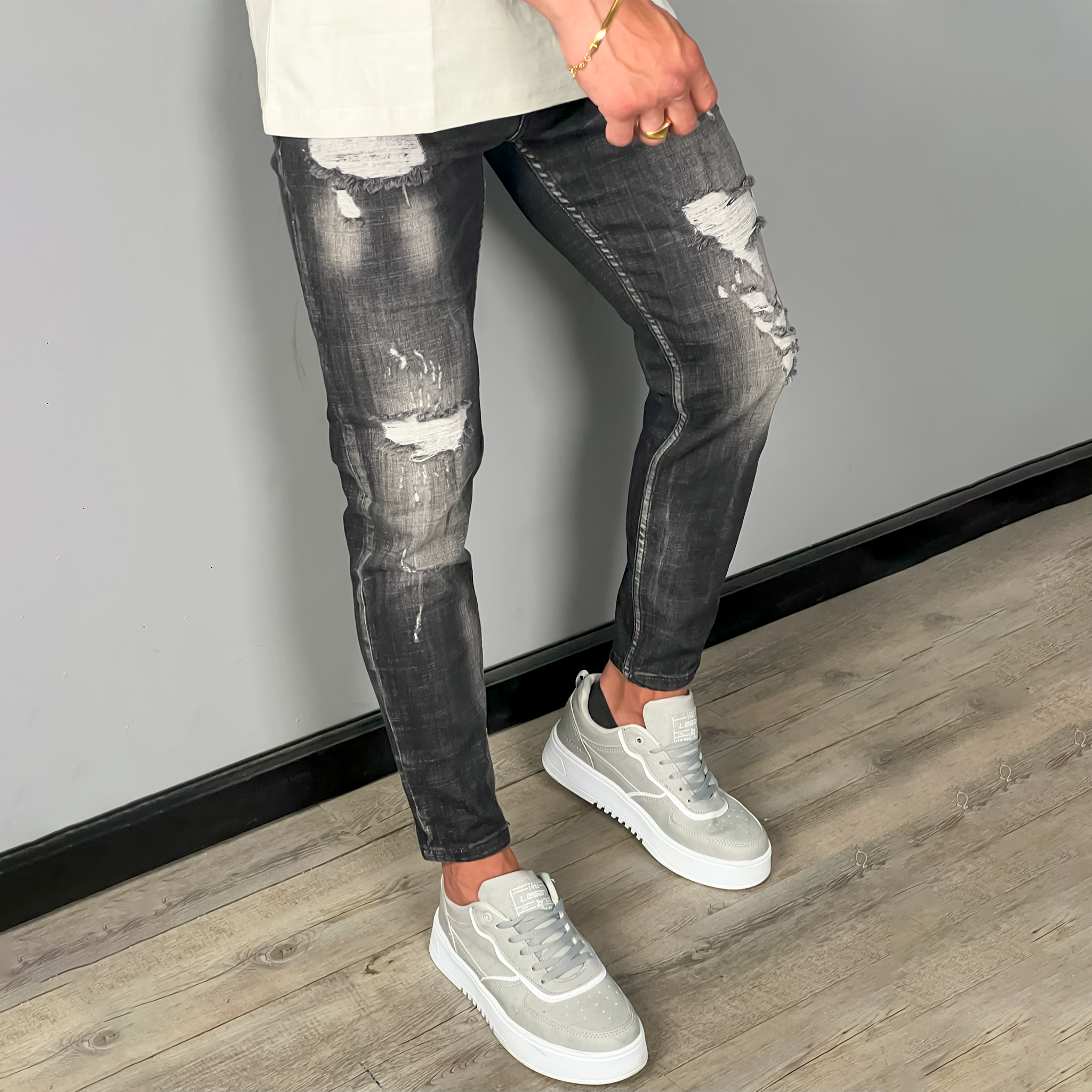 Distressed Jeans