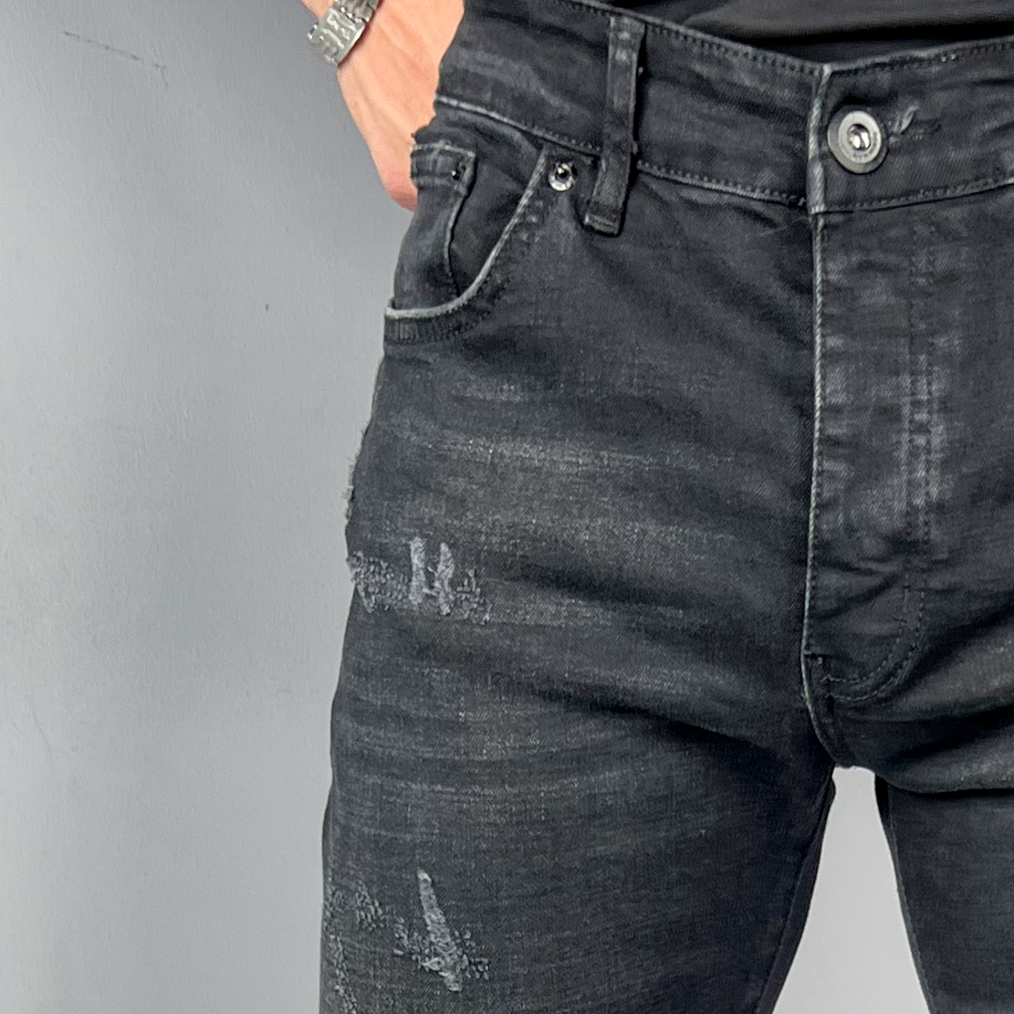 Distressed Jeans