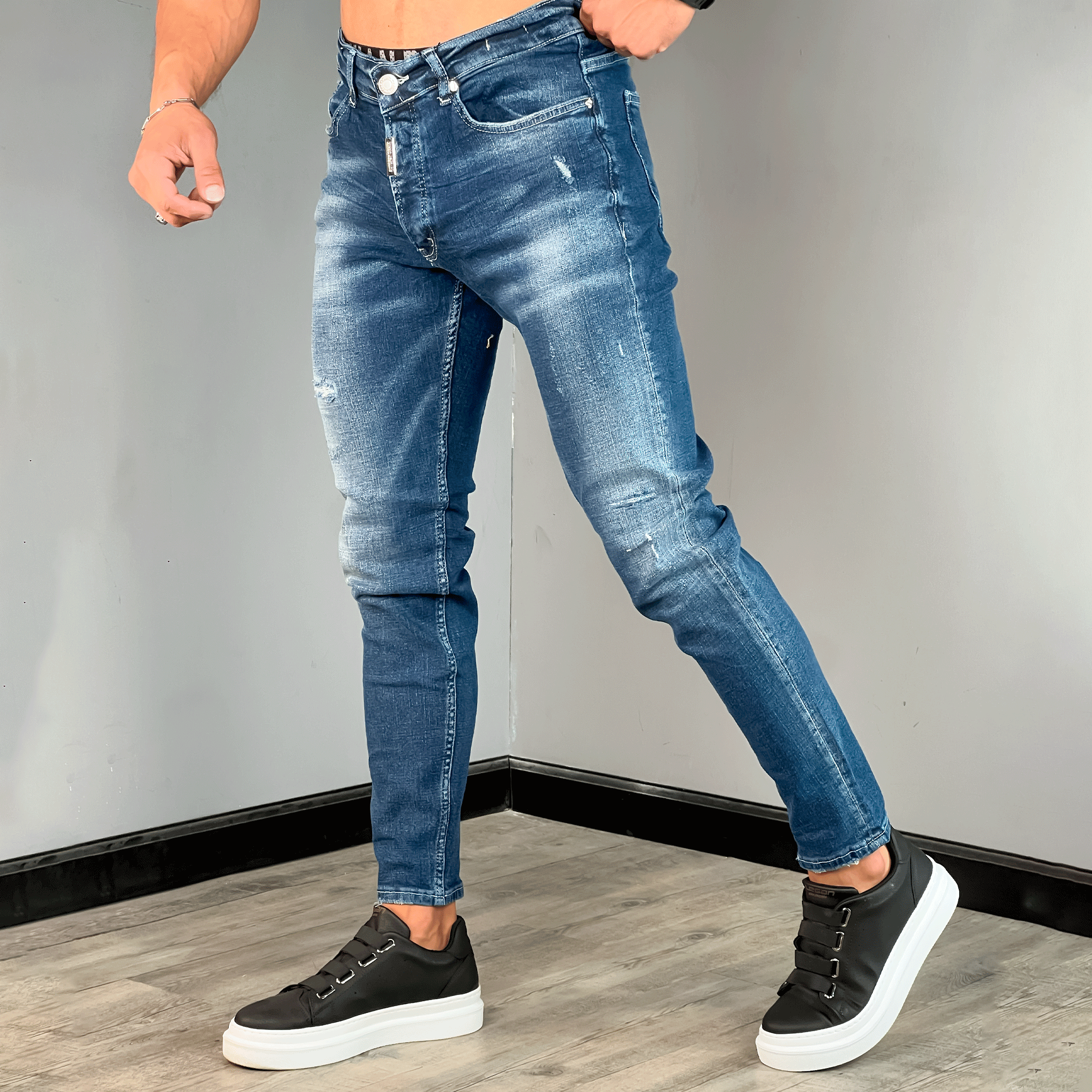 Distressed Jeans