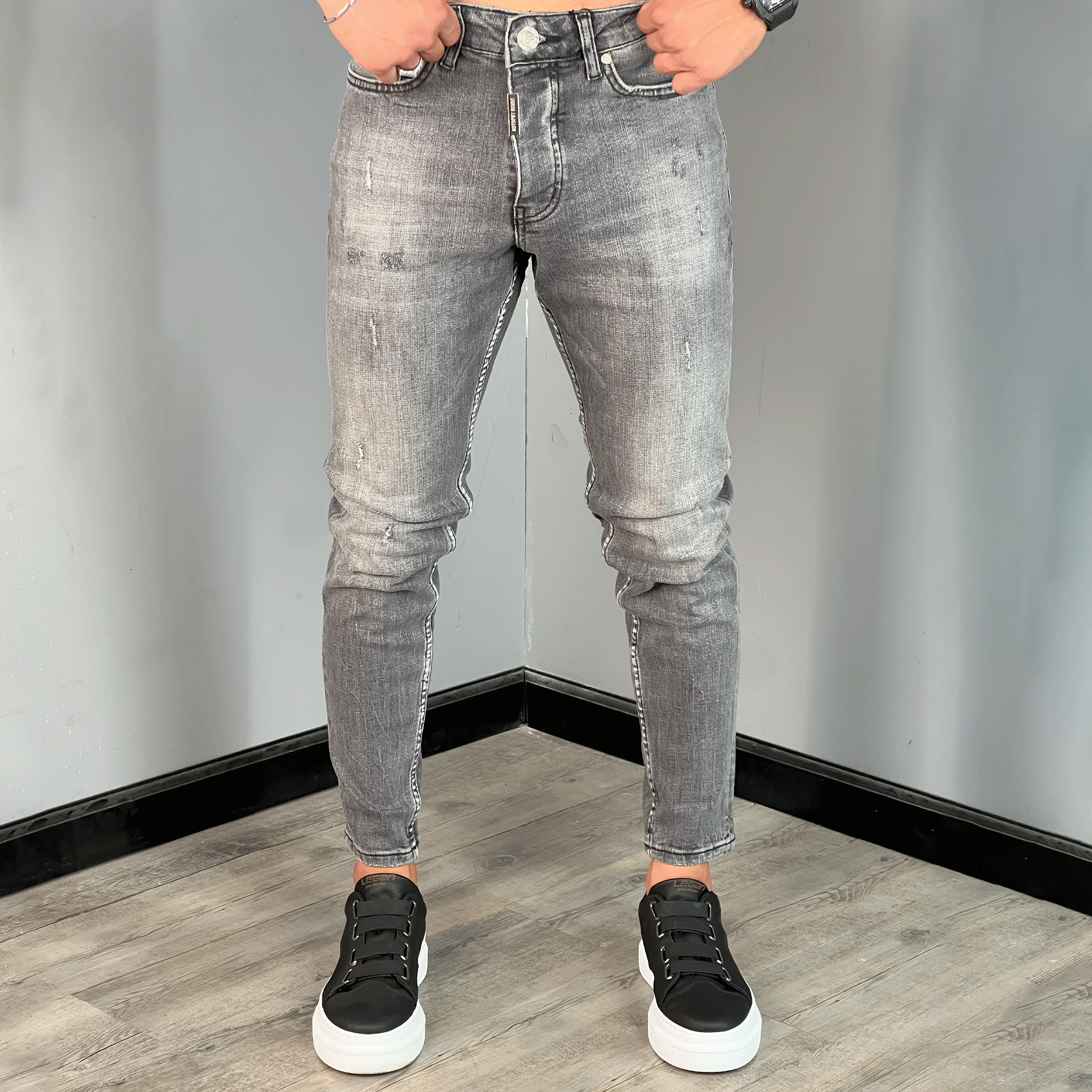 Distressed Jeans