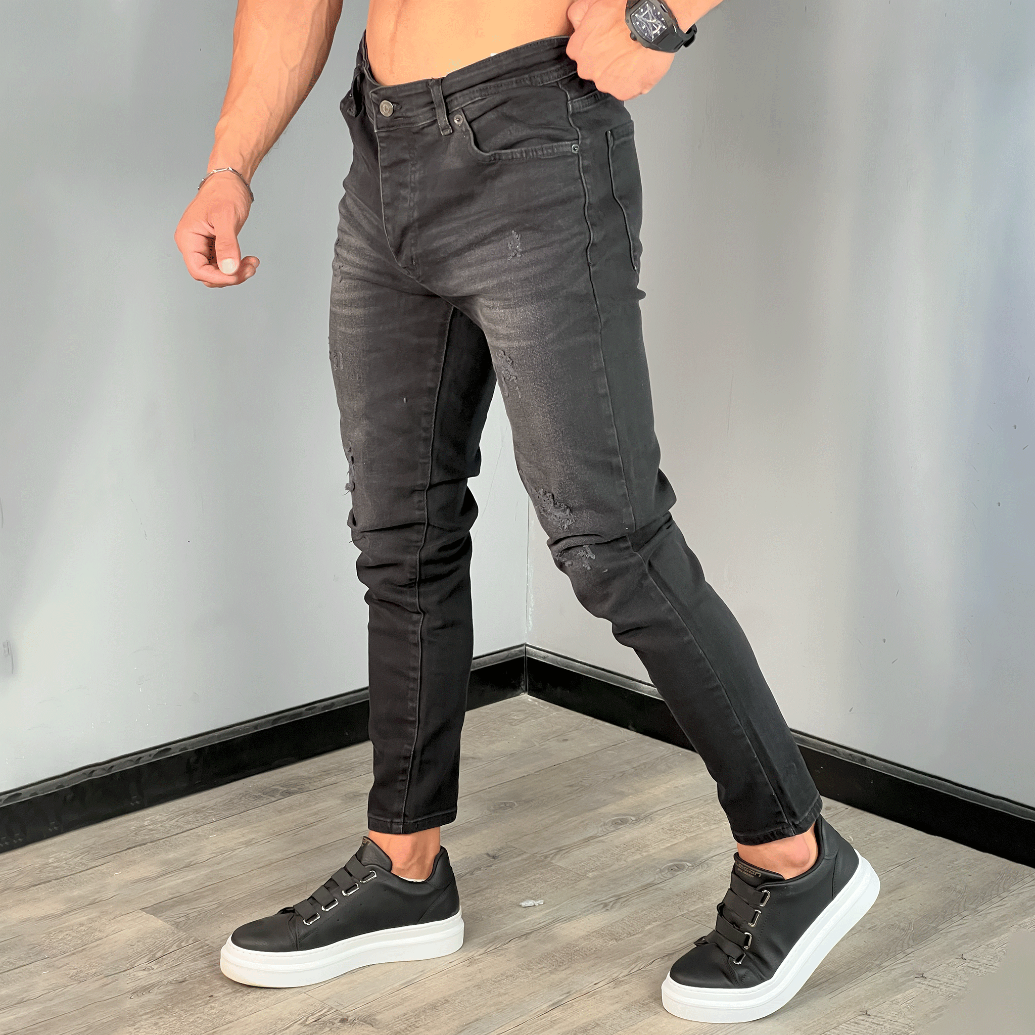 Distressed Jeans