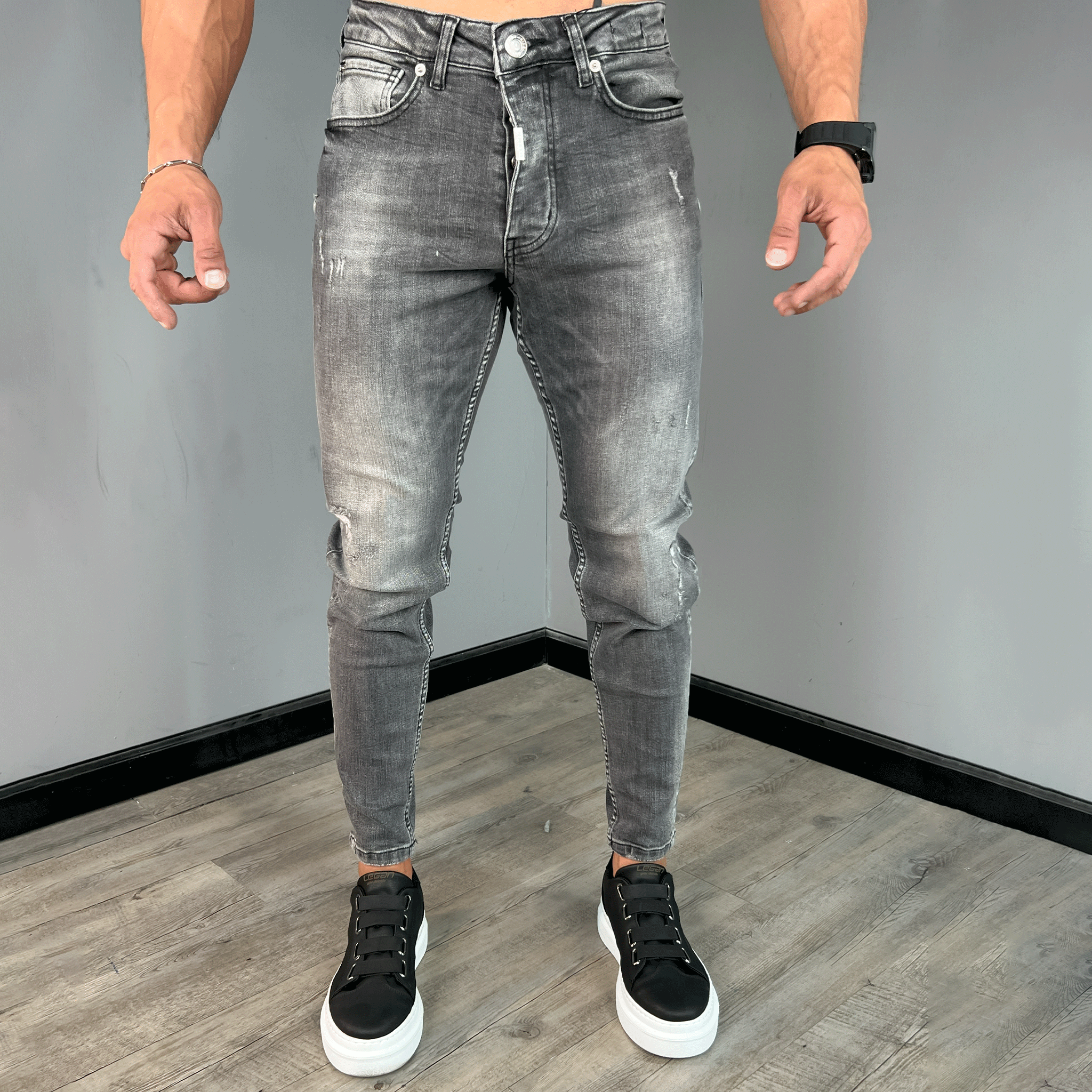 Distressed Jeans