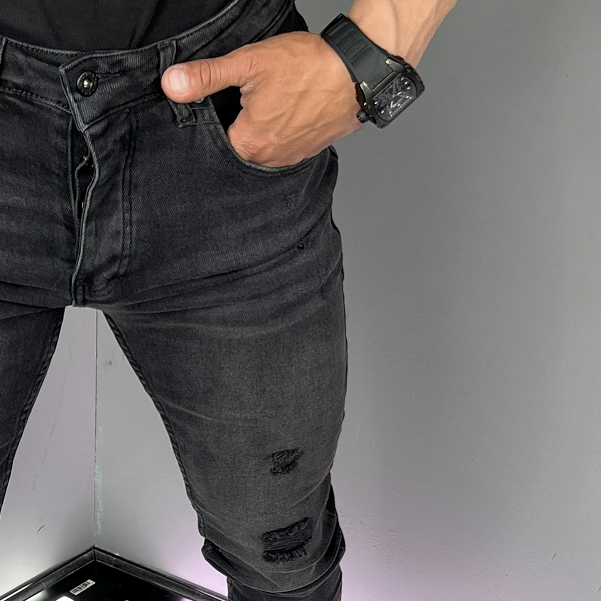 Distressed Jeans