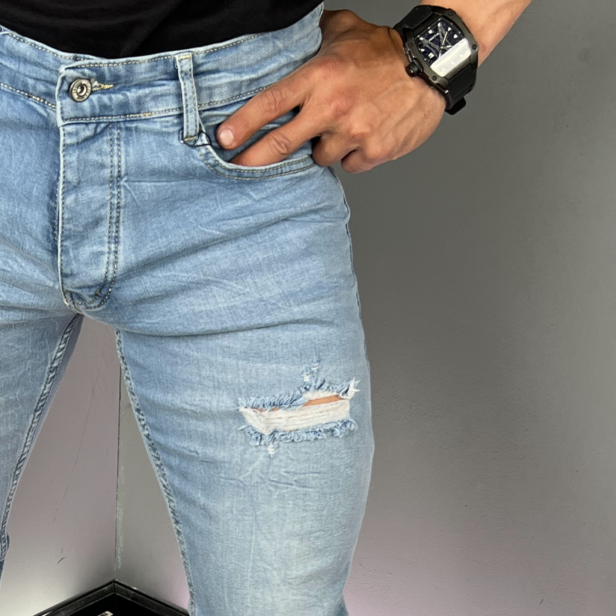 Distressed Jeans