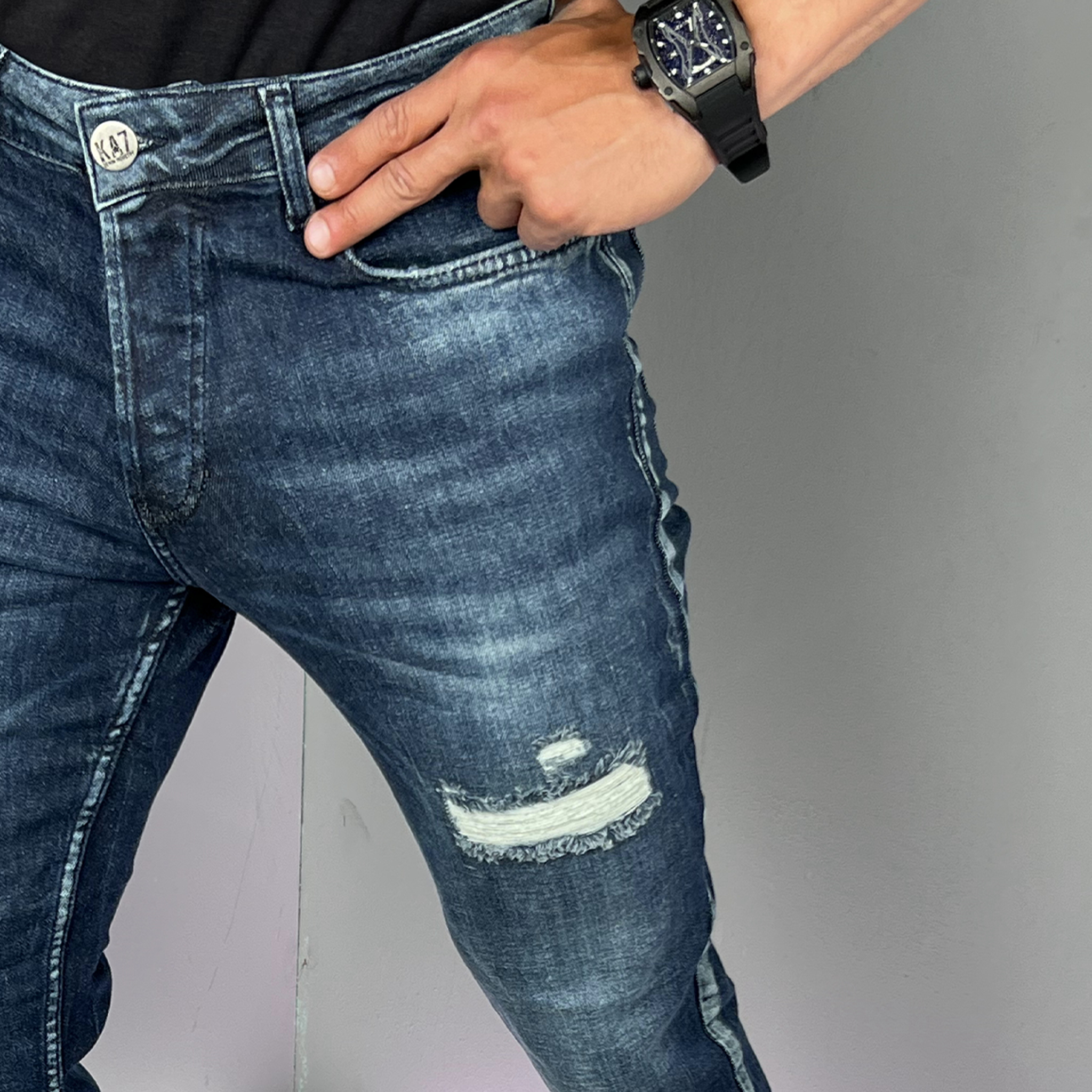 Distressed Jeans