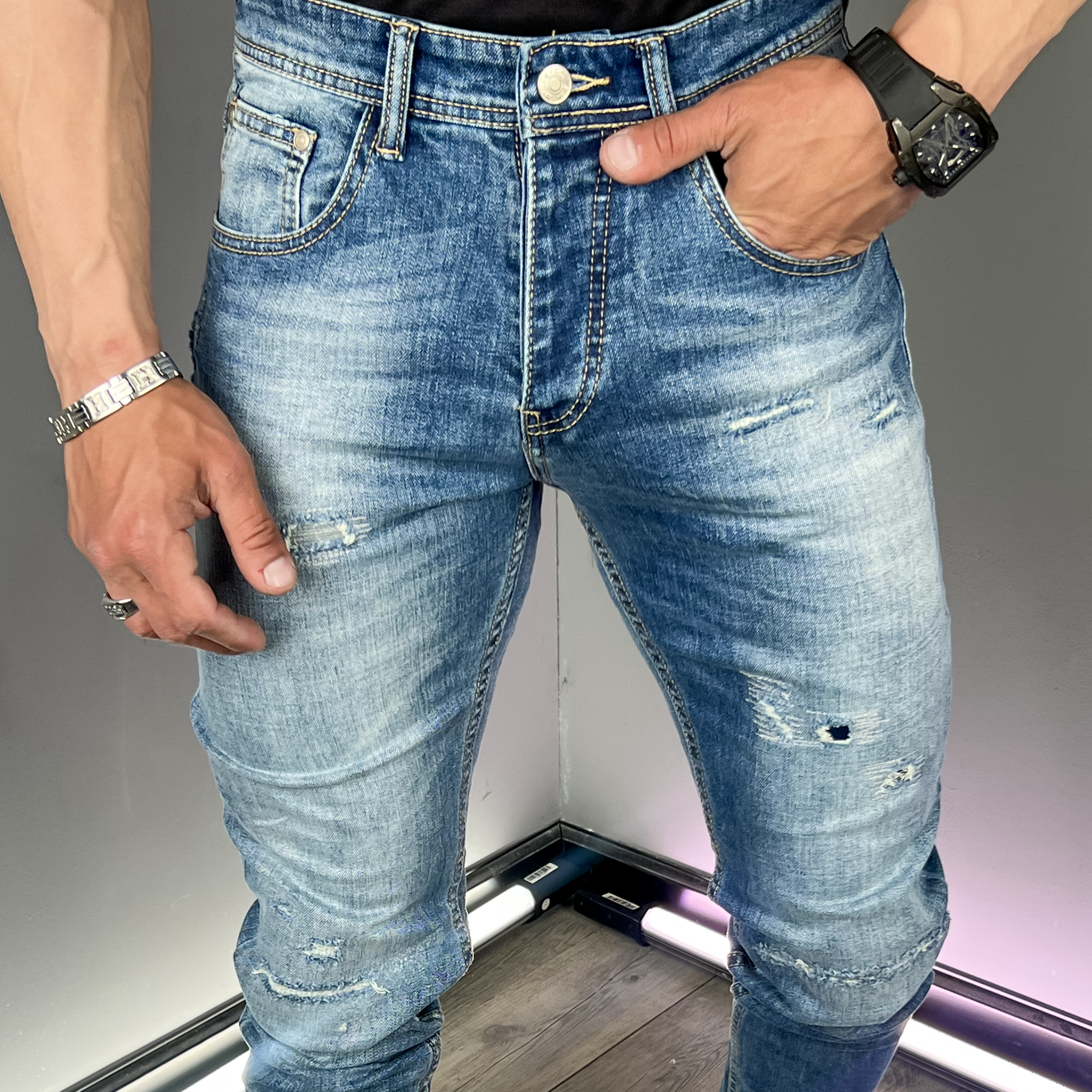 Distressed Jeans