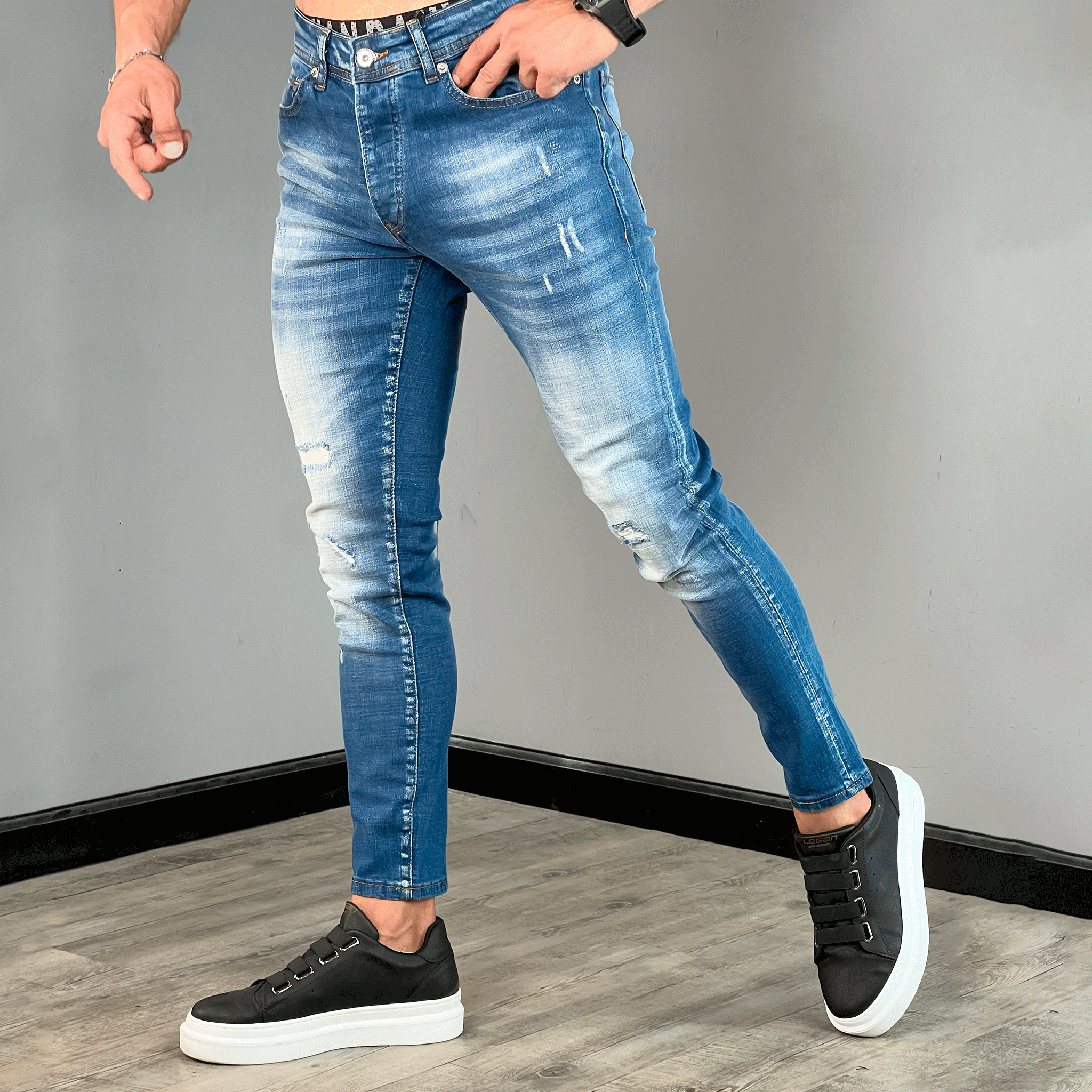 Distressed Jeans