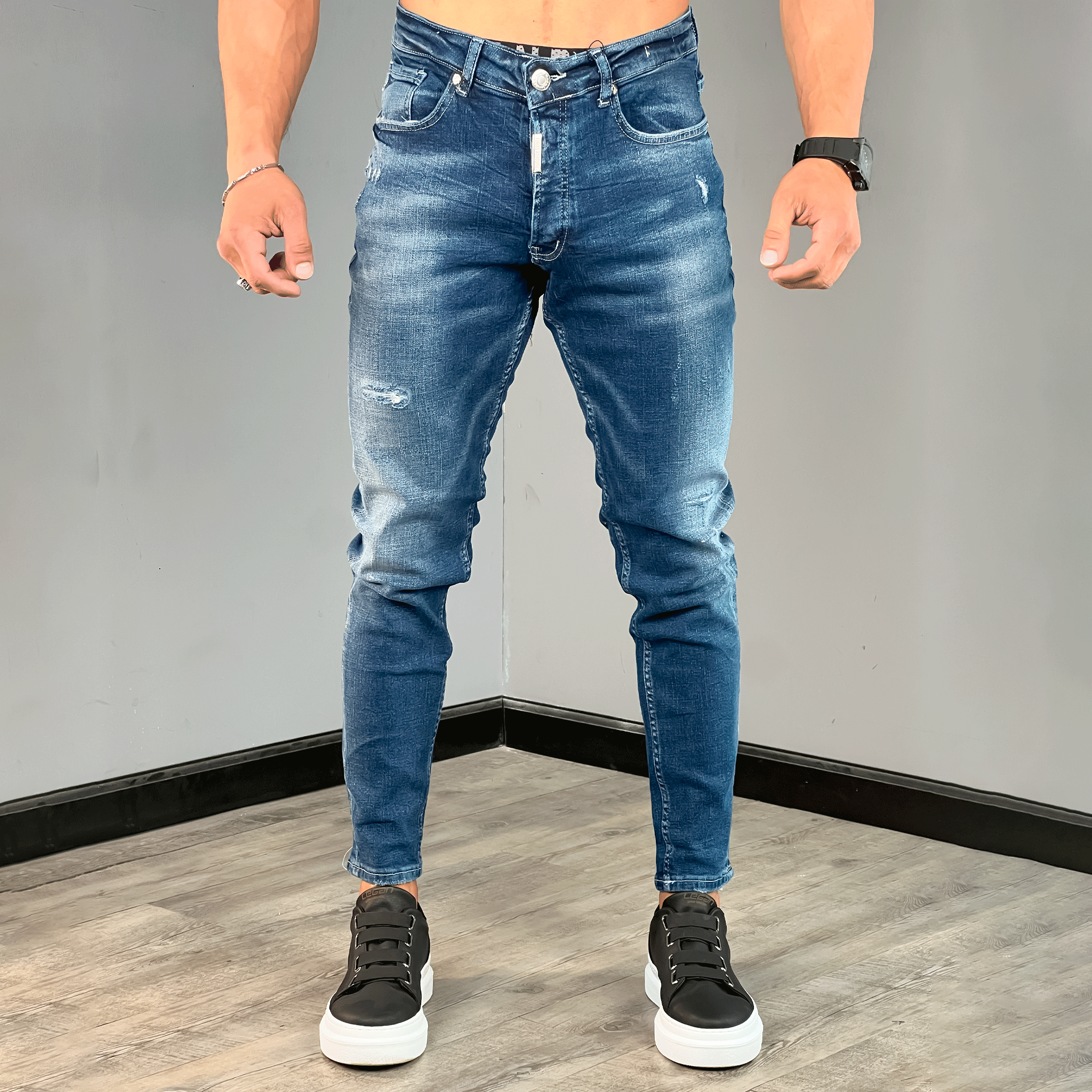 Distressed Jeans