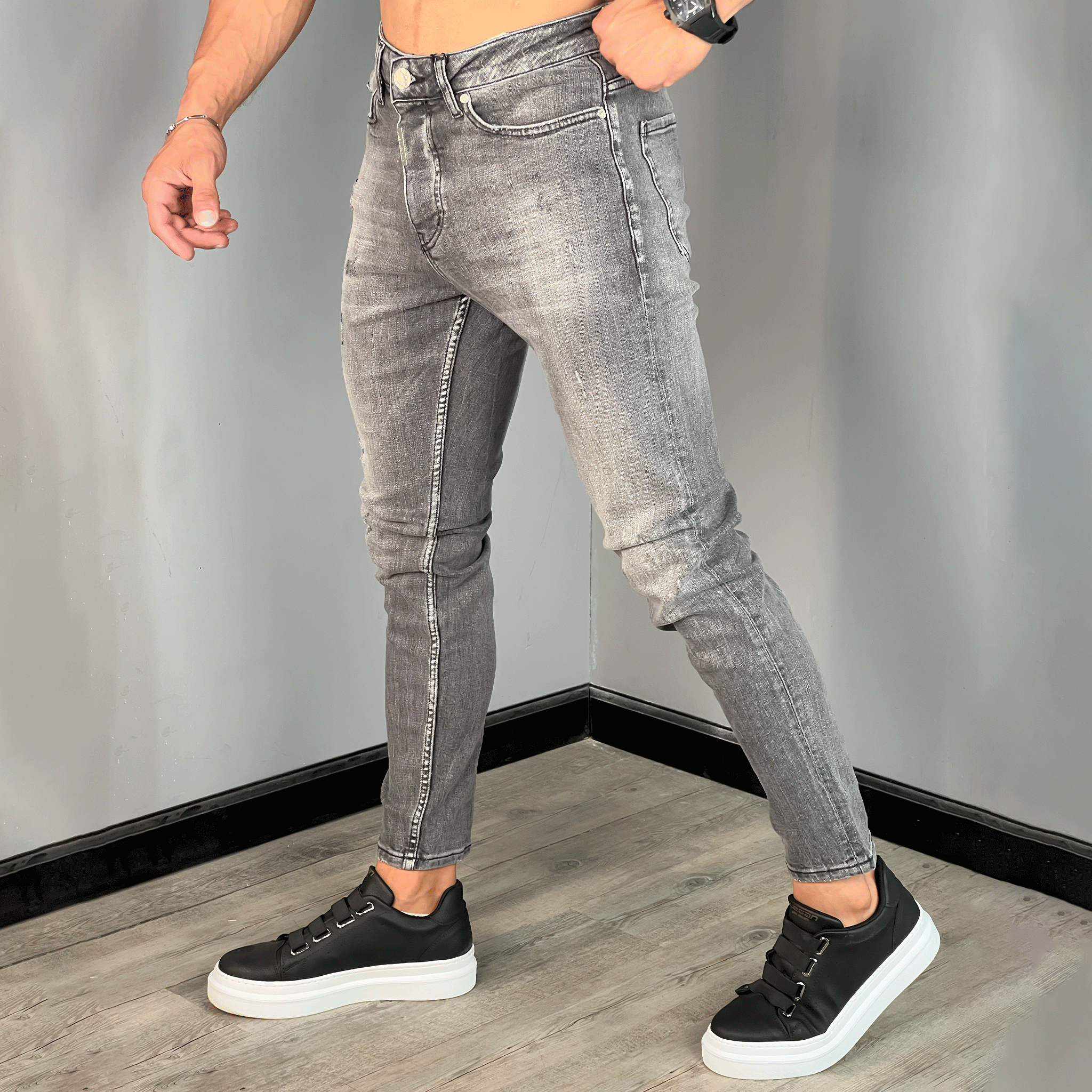 Distressed Jeans