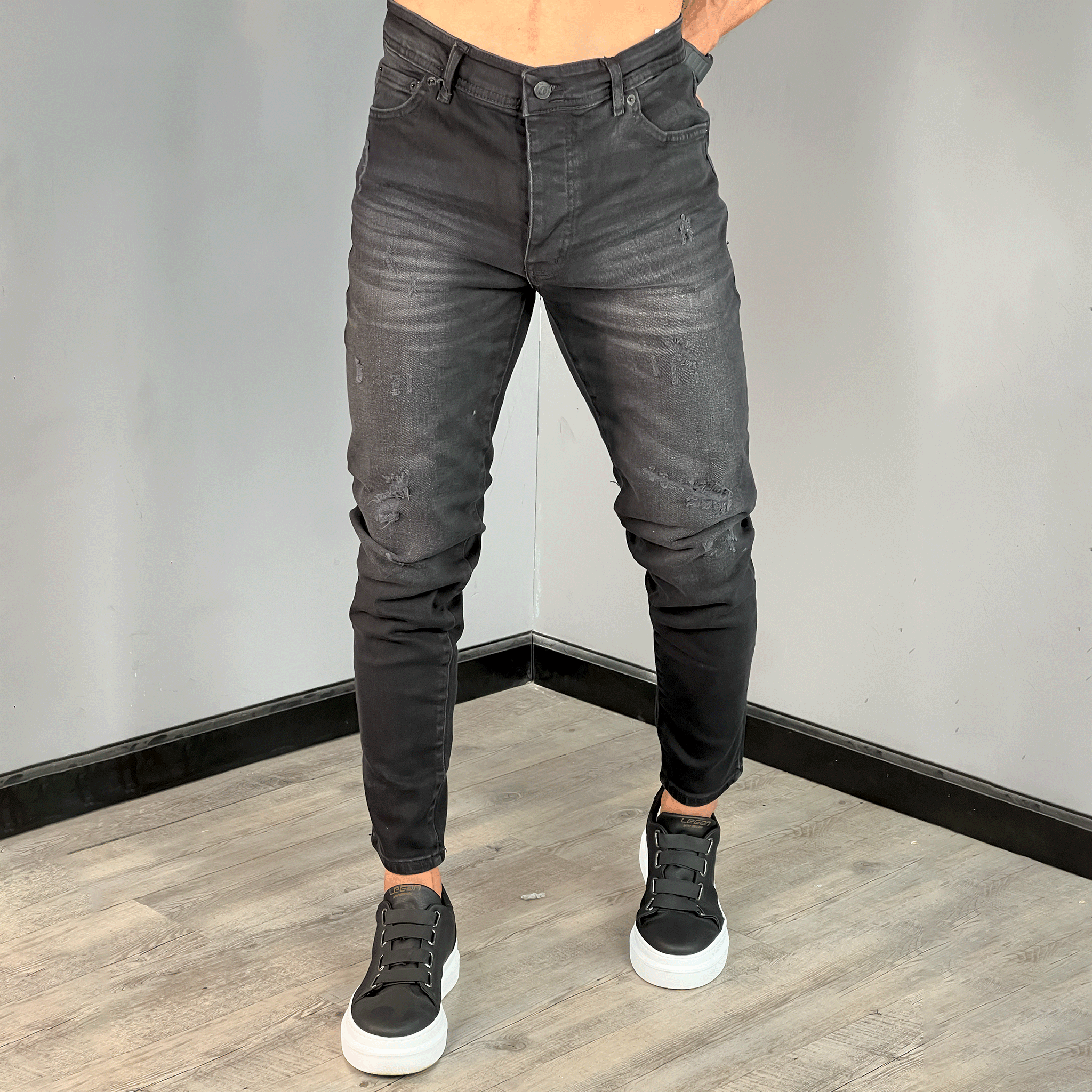Distressed Jeans