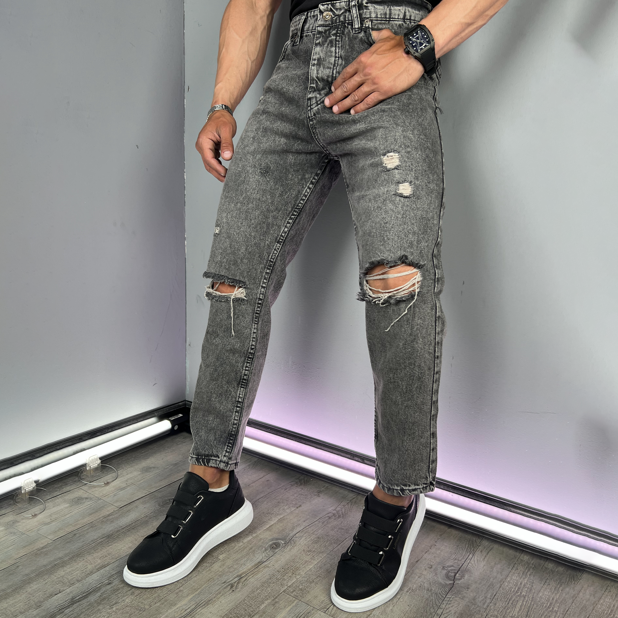 Distressed Jeans