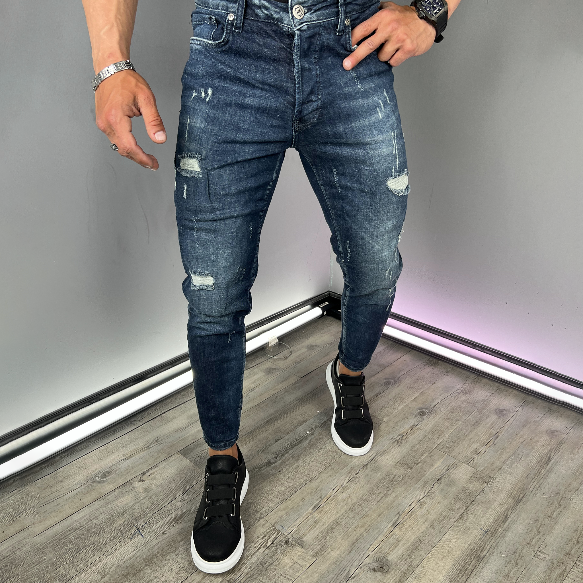 Distressed Jeans