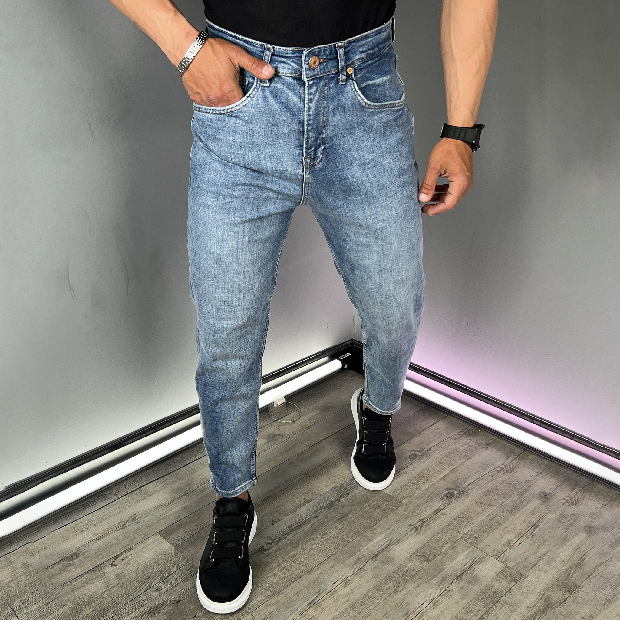 Distressed Jeans