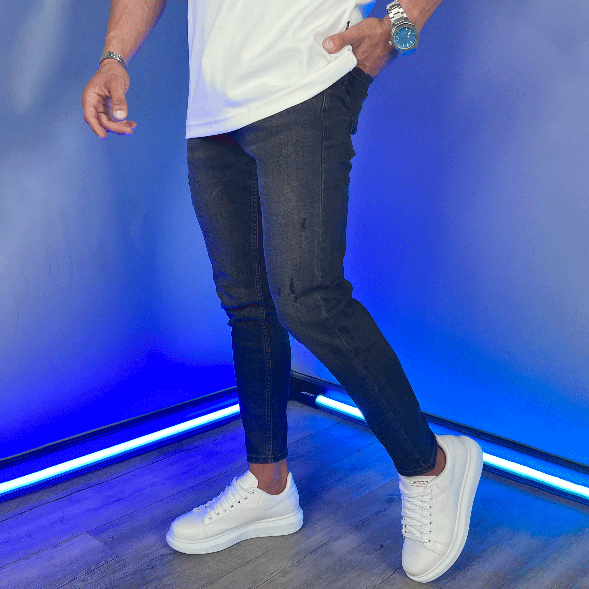 Distressed Jeans