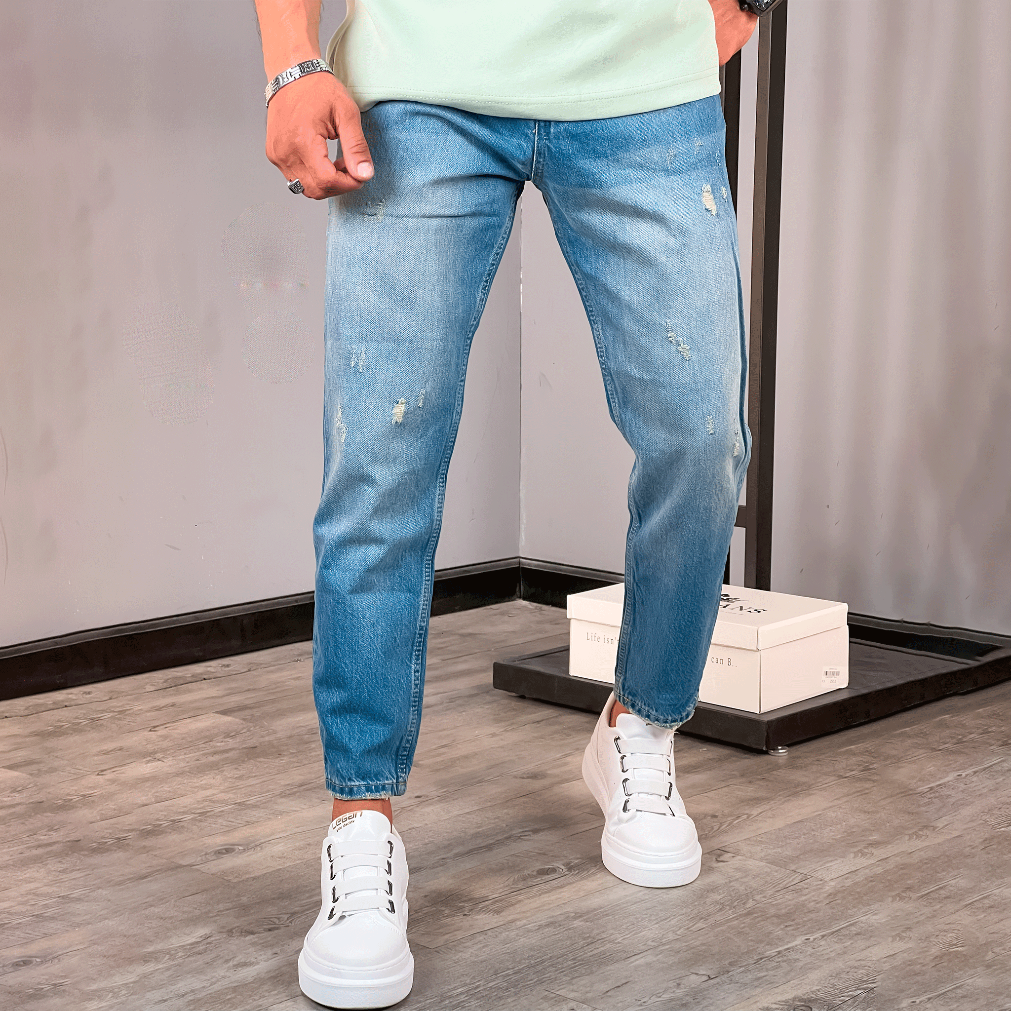 Distressed Jeans