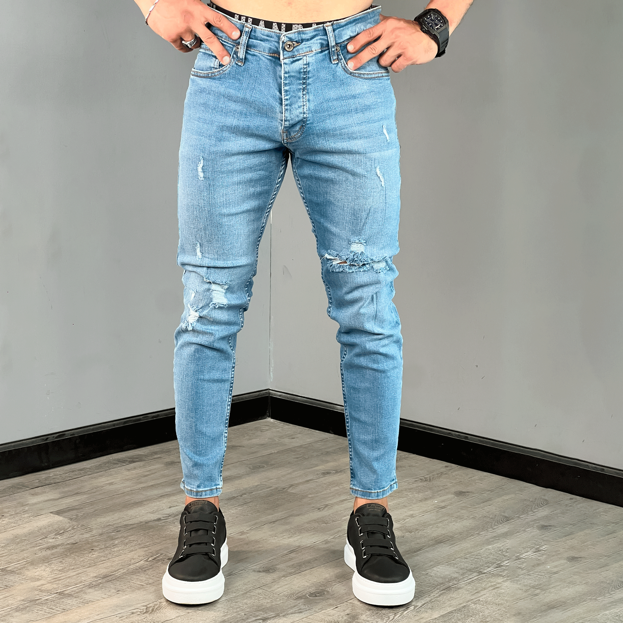 Distressed Jeans