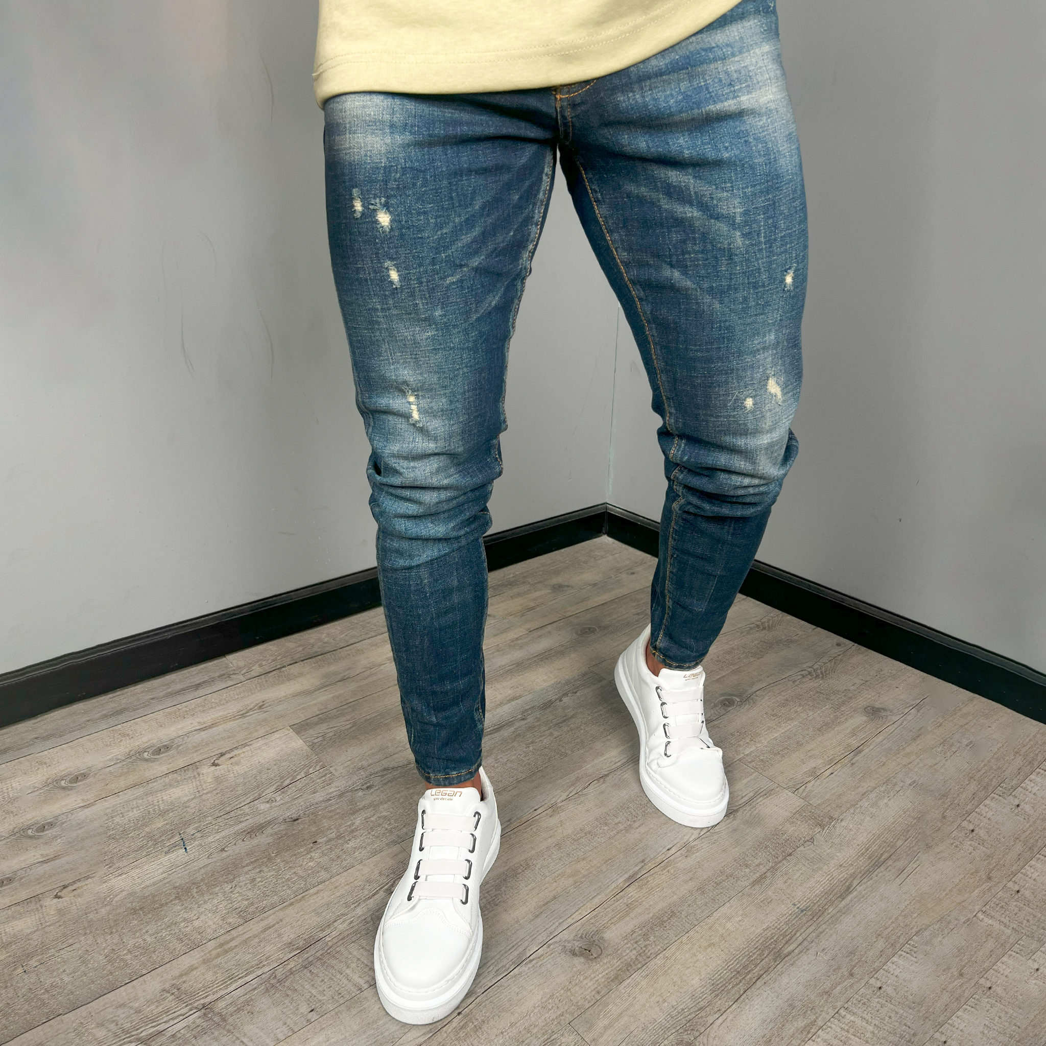 Distressed Jeans