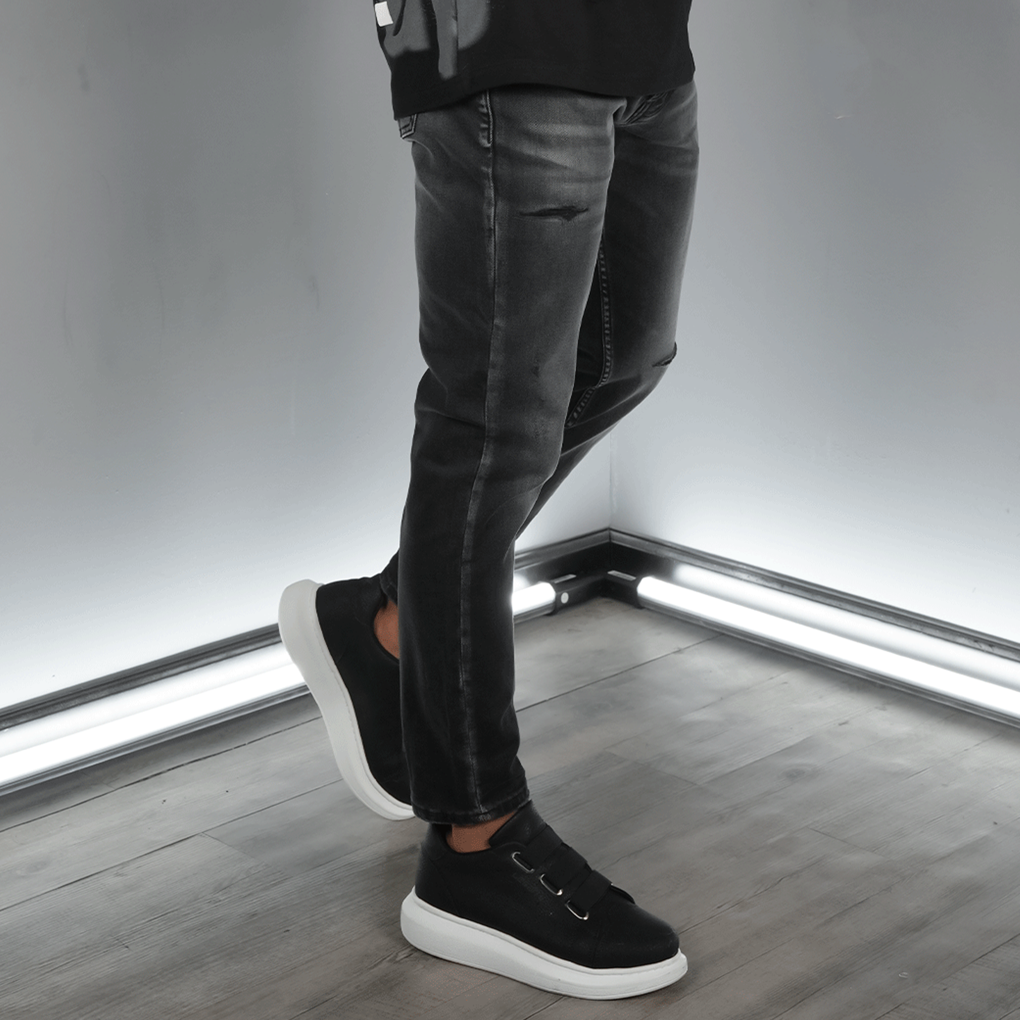 Distressed Jeans